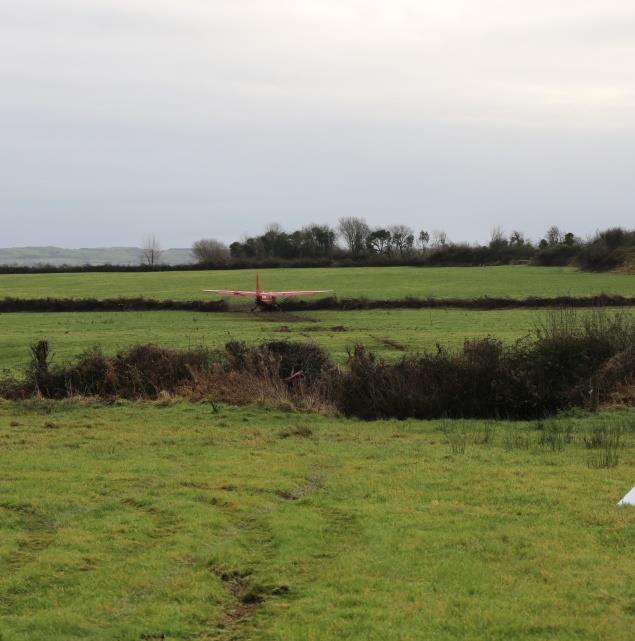 Cessna 208B, N208B Ballyart, Co. Limerick 13 December 2014 FINAL REPORT Witness marks in the adjacent field showed that the aircraft touched down on all three landing gear wheels.