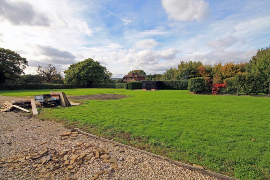 Outside Outside there is a detached double width barn style garage and the detached two storey self contained annexe. The adjacent land was formerly a nursery and extends to approximately 1.2 acres.
