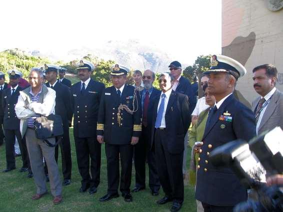 Hout Bay s East Battery is a favoured destination for all visiting naval vessels and can promote great friendship between visiting service personnel and the SANDF.