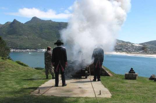 Col Andries Oelofse (Artillery Formation) fires No 1 gun to salute our Hout Bay s Historic Military Heritage. Sat 12th Sept 2009.