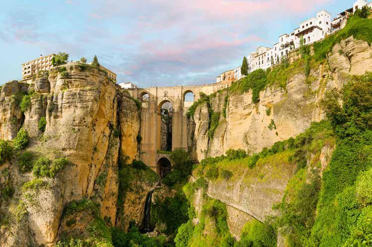 RONDA Pick up from your hotel on Costa del Sol at the indicated time and departure to Serranía de