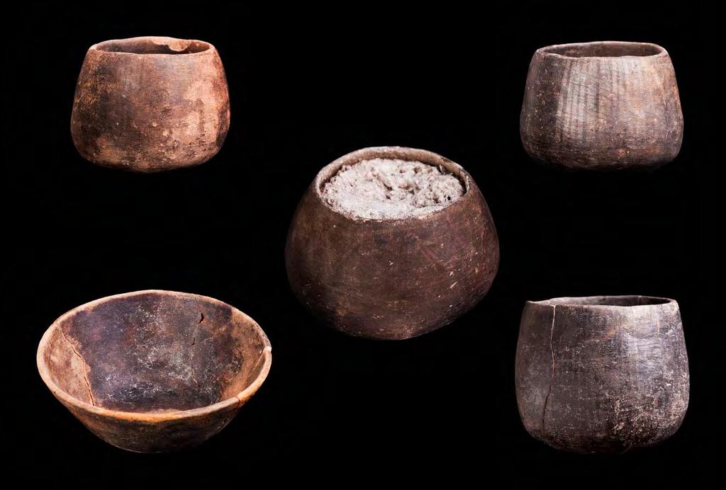 Wari Black ceramic bowls
