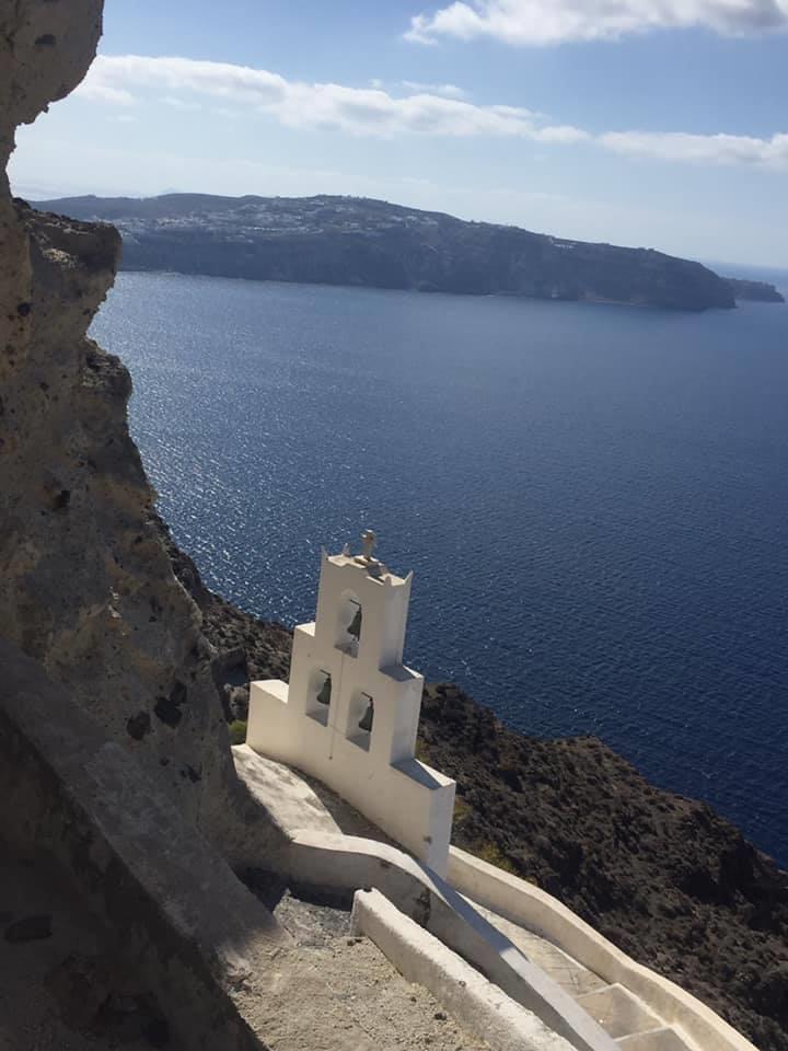 Predominantly vineyard country, the area of Megalochori covers a large expanse of the south western plains of Santorini, stretching towards the Caldera on the west, and the traditional settlement