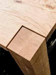 The hard wood is densely fibred, very resistant and in fact quite weather-resistant.
