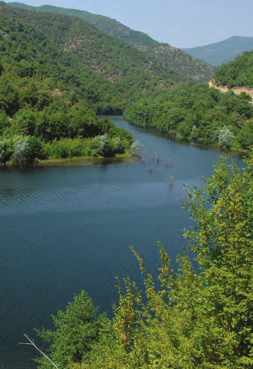 Crossing the Hellenic-Bulgarian frontier, it traverses the mountain range of Rhodope, it reaches Paranesti and flows on till the town of Stavroupolis, where it enters its gorge, which has been
