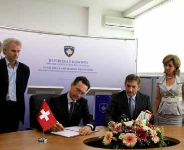 On behalf of the Kosovo Government, the agreement was signed by Economic Development Minister, Besim Beqaj, and the Swiss Ambassador in Prishtina, Lukas Beglinger, on behalf of the Swiss counterpart.