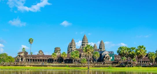 10 DAY BUCKET LIST TOUR 2 FOR 1 CAMBODIA & VIETNAM $2999 FOR TWO PEOPLE TYPICALLY $5999 SIEM REAP PHNOM PENH HO CHI MINH CITY THE OFFER A world of culture, history and beauty is calling with this 10