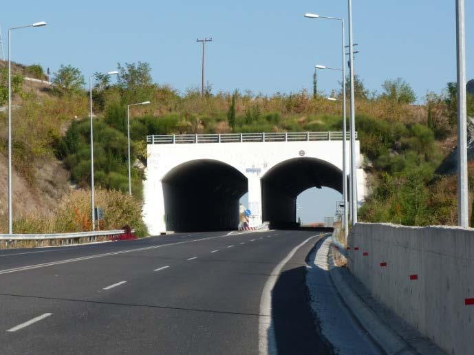 Trunk tunnel road