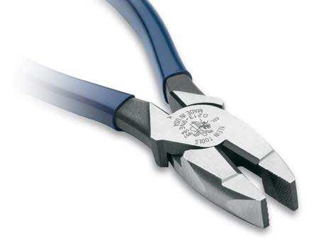 Features: Custom, US-made tool steel Handform handles for full gripping and cutting power Precision-hardened plier head for on-the-job toughness Plastic-dipped handles* for comfort and ease of