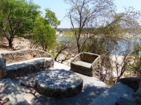 located idyllically at the Zambezi river.