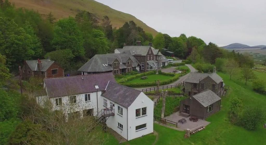 KS2 Cross-Curricular & John Muir Award The Blencathra Centre occupies a dramatic setting at 300m on a south facing slope of Blencathra in the Lake District National Park and offers an unparalleled