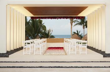 Activity Weddings From the 18-hole, Greg Norman-designed Playa Mujeres Golf Club, to scuba diving, deep-sea