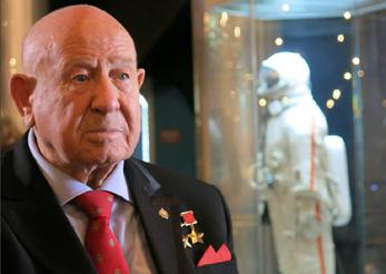9:00 pm American Experience: Space Men Meet the pioneering Air Force scientists and pilots who laid the groundwork for the US space program.