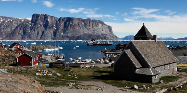 DAY 4 Heart-shaped mountains and mummies from Thule Location: Uummannaq The town of Uummannaq is situated in scenic surroundings at the foot of a heartshaped mountain.