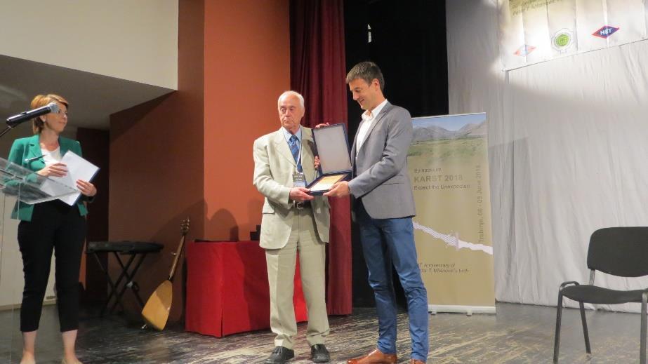 Plaquette of the Karst Symposium 2018 for 80th birthday of prof.