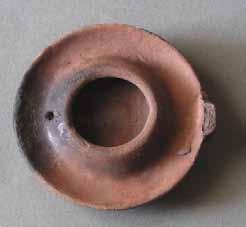 Dongola became an important pottery production center already in the beginnings of the 6th century. Early Makurian tableware has been recorded in the tumulus tombs.
