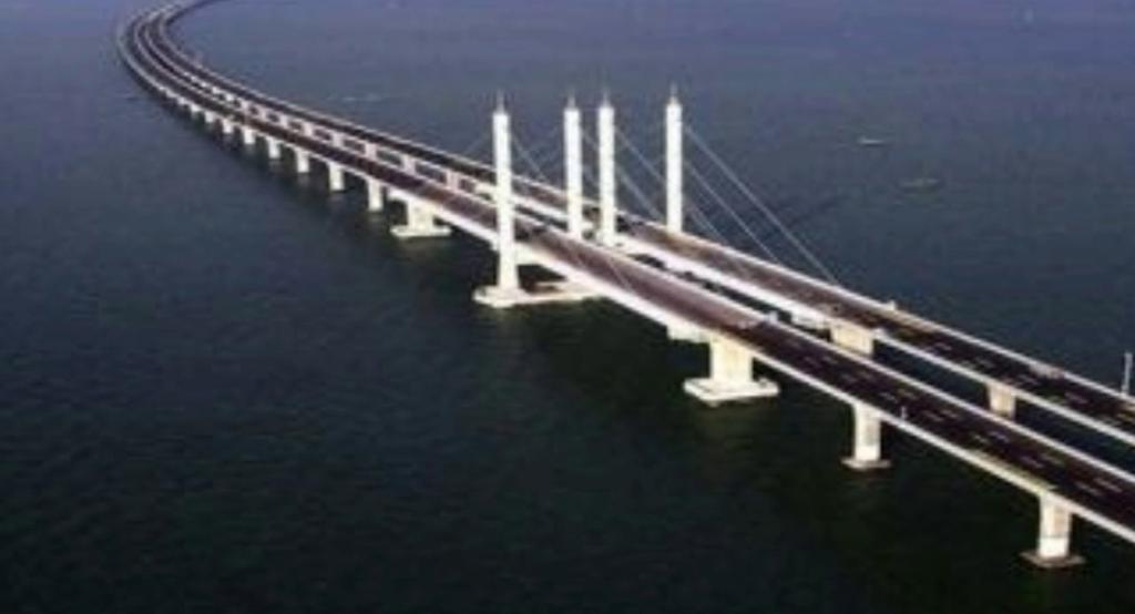 JULY 2017 7 CONSTRUCTION OF COUNTRY'S LONGEST 6 LANE BRIDGE IN BIHAR The construction work has been started for a six-lane bridge over river Ganga which will be the longest of its kind in the country.