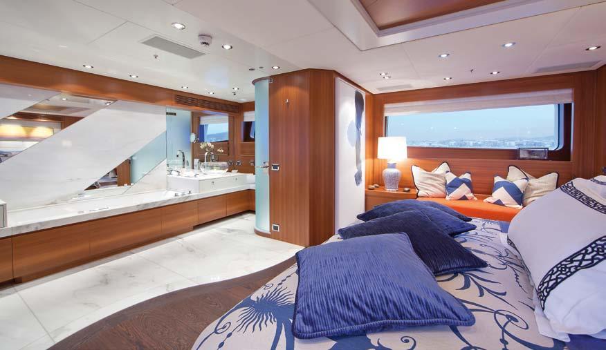 Hakvoort Entered via the owner s private office, the full-beam owner s stateroom is a magnificent spot.