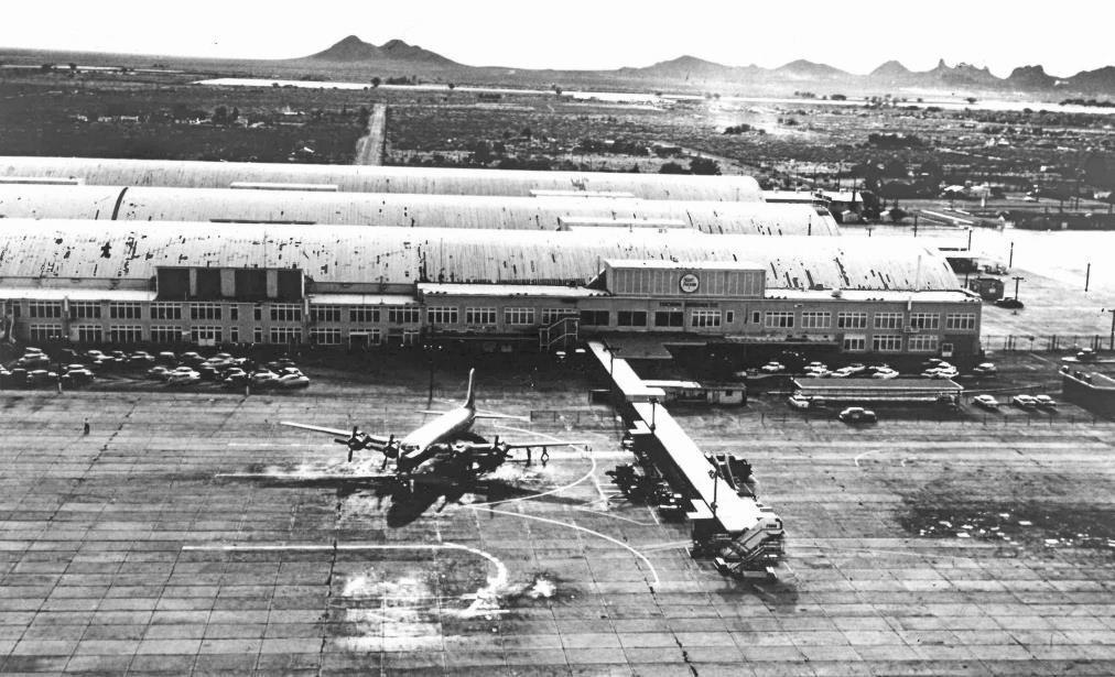 Historical Odds and Ends Tucson Municipal Airport operated on the west side of the airfield, alongside the three hangars that were oriented roughly north-south.