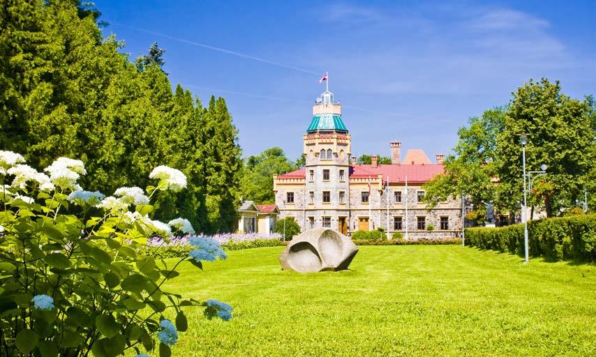 THE BEST OF THE BALTICS ROUND TRIP IN 10 DAYS ITINERARY DAY 1 (FRIDAY): ARRIVAL IN TALLINN Tour outline: arrival in Tallinn, check-in at the Hotel Radisson Blu Olympia 4* or similar, welcome meeting.