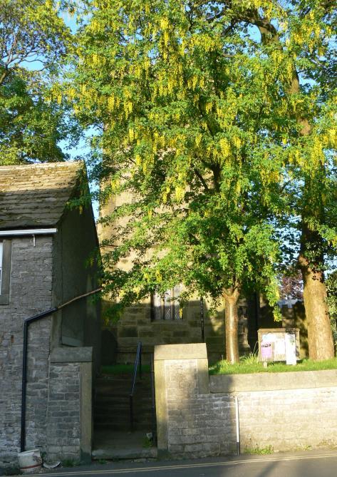 The Churchyard steps separate the above properties from those numbered 162 and 163, which are still present today.