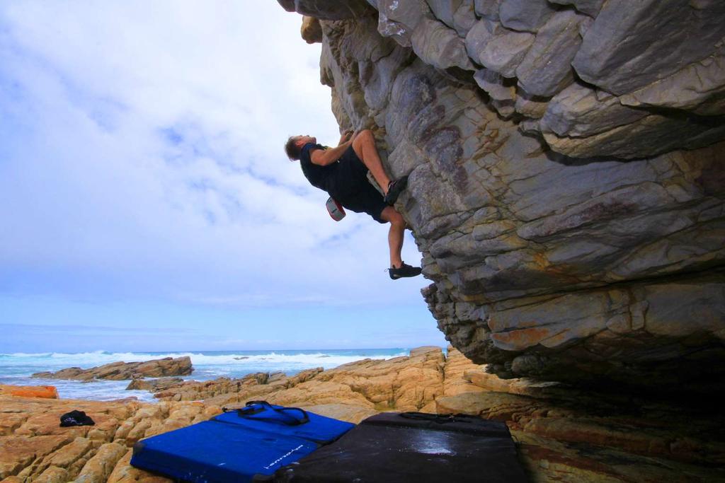 General St Francis is a seaside fun-in-the-sun holiday resort town. Bouldering is part of the fun, keep it fun!