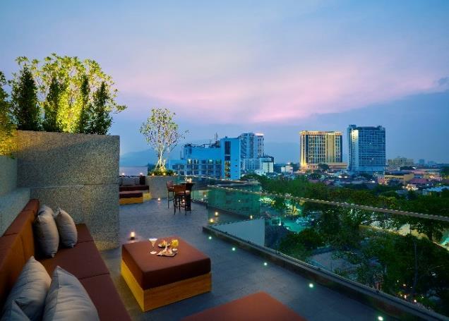 LAYAN RESIDENCES BY ANANTARA, PHUKET THE ESTATES SAMUI ANANTARA CHIANG MAI SERVICED SUITES The project is situated on Layan beach, one of the most