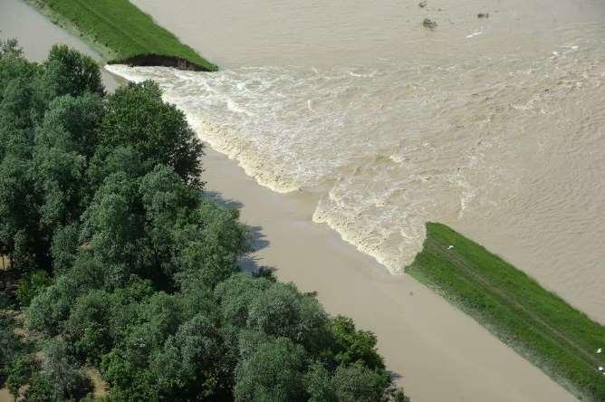 Affected areas and Flood interventions Croatia Dike breach near Rajevo Selo, Croatia Flood in