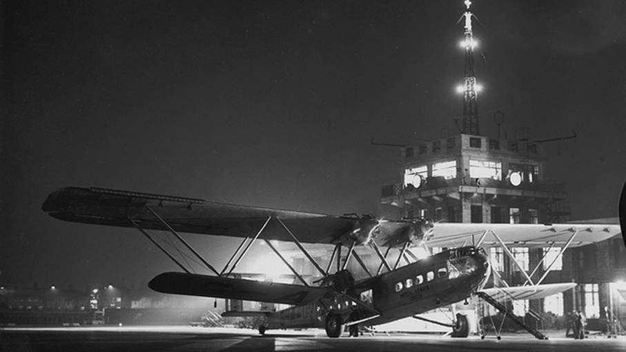 Page 13 of 16 HP-42 airliner ready for a night flight.