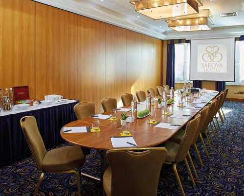 For smaller events it can be partitioned into three separate rooms using sound proof partitions.