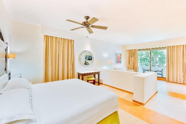 and ironing board, hair dryer and bathroom with shower. Size: 32m2 / 342 ft2. Maximum occupancy: 4 people (2 adults + 2 children or 3 adults + 1 child).