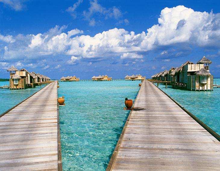 Gili Lankanfushi, Maldives / 5* (formerly Soneva Gili Resort & Spa) Transfers by Speedboat : 20mins Lunch $500/adult & $280/child Dinner $780/adult & $420/child Certain menu items may involve