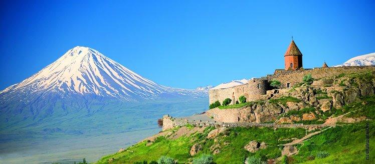 15 Yerevan > Echmiadzin > Garni >Geghard (80 Km) NA Your morning begins with Echmiadzin to visit the Armenian Apostolic Church and Zvartnorts Ruins for brief stops.