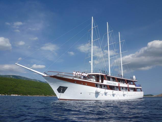 PRINCEZA DIANA Everyone s favourite!!! The Princeza Diana is a 3-masted deluxe motor yacht that was launched in June 2011. 40 m in length & 8.