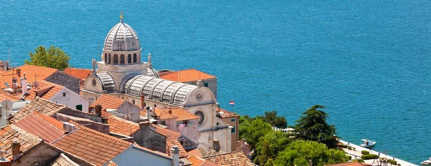 Its narrow winding streets, stone houses, ancient staircases and the remains of the city walls give Šibenik that romantic Mediterranean atmosphere.