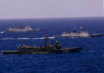 NEWS IN BRIEF CHINESE NAVY SHIPS VISIT QUEENSLAND The RAN frigate HMAS DARWIN FFG004 departed Sydney on 30th December 2015 heading for the Middle East area of operations as part of Operation Manitou.