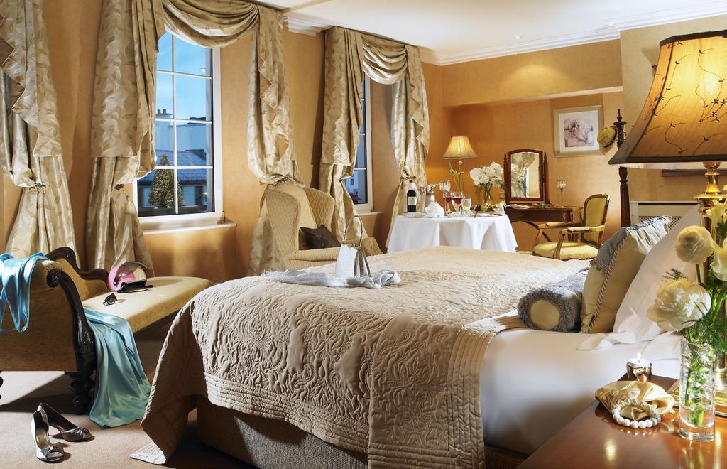 The Rooms Killarney Royal provides luxurious and spacious accommodation, designed with comfort in mind, allowing guests to enjoy a relaxing stay ahead of exploring the beautiful and stunning scenery