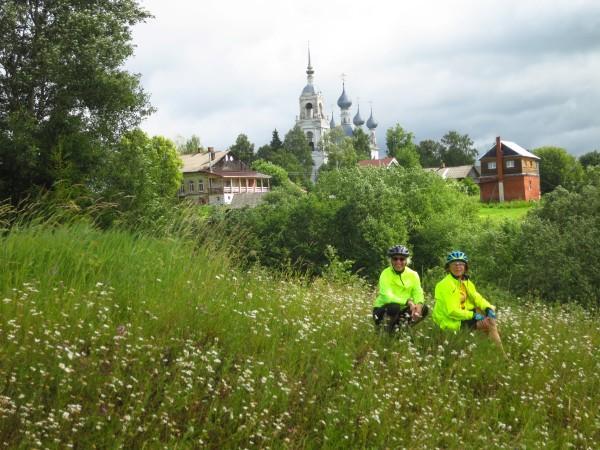 From Il inskoe we cycle 25 km to Uglich.