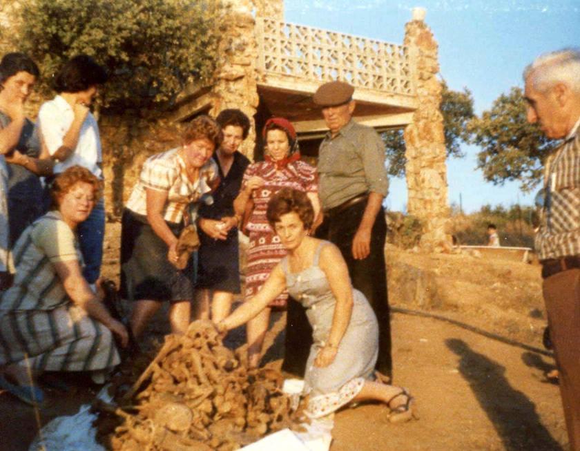 Figure S6: Detail of an early exhumation in Herrera del Duque (Badajoz) in June 1978.