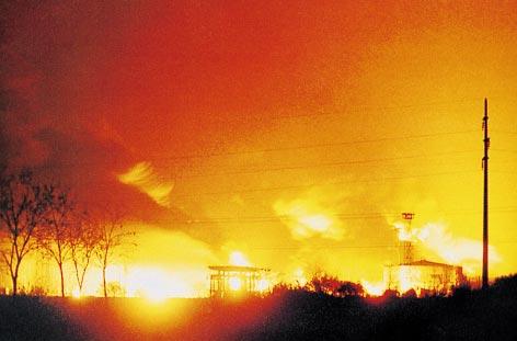 The Kosovo Conflict Consequences for the Environment & Human Settlements Panc evo oil refinery, April 1999 officials on charges of murder, persecution and deportation.