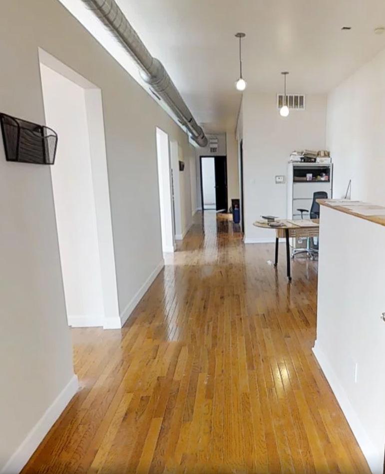 m=9ldeuubsqt5&utm_source=4 2 blocks from the new $30m food incubator - The Hatchery Chicago Two floors with move-in ready conditions High lofted ceilings, with exposed timber on the top floor