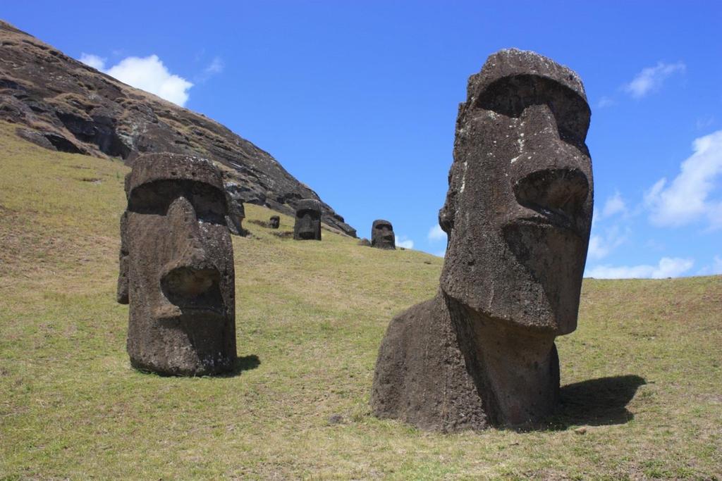 Easter Island pre-extension September 1-5, 2019 Saturday, August 31 DEPARTURE Depart San Francisco on an overnight flight to Santiago.