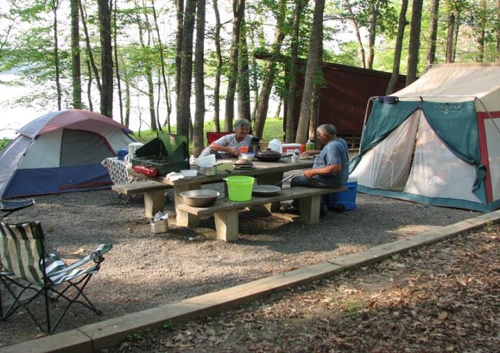Piney Campground Piney Campground is located at LBL's southern tip along the shores of beautiful Kentucky Lake and offers 384 campsites and several
