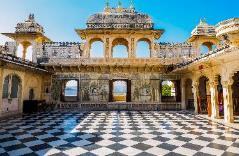 The chambers of Moti Mahal, Phool Mahal, Sheesh Mahal, the Sileh Khana and the Daulat Khana are noteworthy for the splendour and glamour of a bygone era.