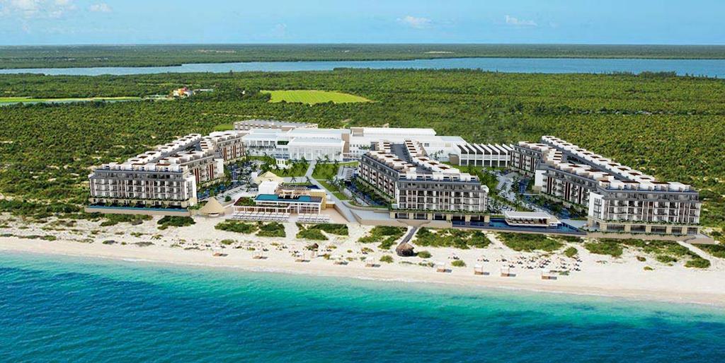 FACT SHEET MAJESTIC ELEGANCE PLAYA MUJERES In the Fall of 2019, Mexico will become a new destination for Majestic Resorts with the opening of Majestic Playa Mujeres.