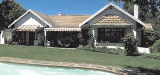 offers an ideal country home and business in one. SMALL WORKING FARM Reduced to R3.