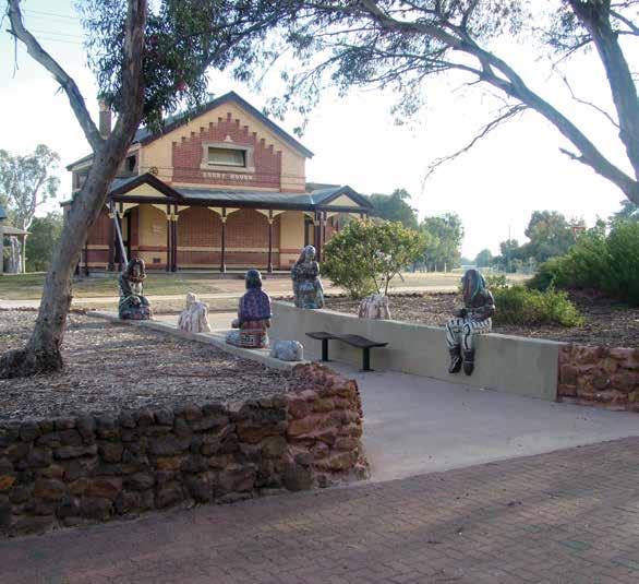 Natimuk is a picturesque township situated in the shadow of the world famous rock climbing mecca of Mt Arapiles.