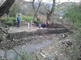 - To avoid these floods, the riverbed has to deepend and widen, to cut the trees that are in the riverbed