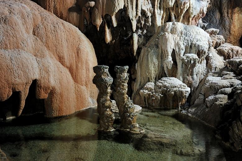 UNESCO World Heritage List since 1986. We strongly recommend you a visit of these spectacular and amazing caves.