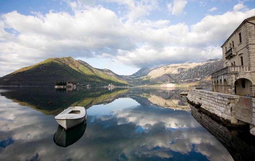 Day second: * hiking from the hut to village of Ledenice following an excellent walking path made by austro-hungarian lapidaries in 19th century * transfer from Ledenice to the baroque town of Perast